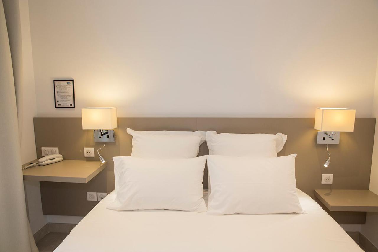 Hotel De La Plage - Hdlp Bormes-les-Mimosas Bagian luar foto