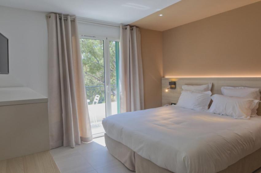 Hotel De La Plage - Hdlp Bormes-les-Mimosas Bagian luar foto