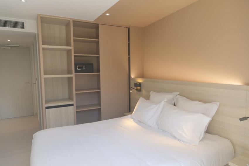 Hotel De La Plage - Hdlp Bormes-les-Mimosas Bagian luar foto